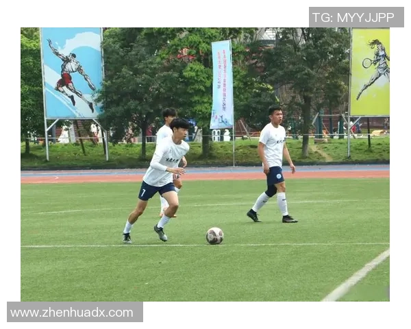 全球足球巨星齐聚一堂 共话绿茵岁月与未来赛场梦想